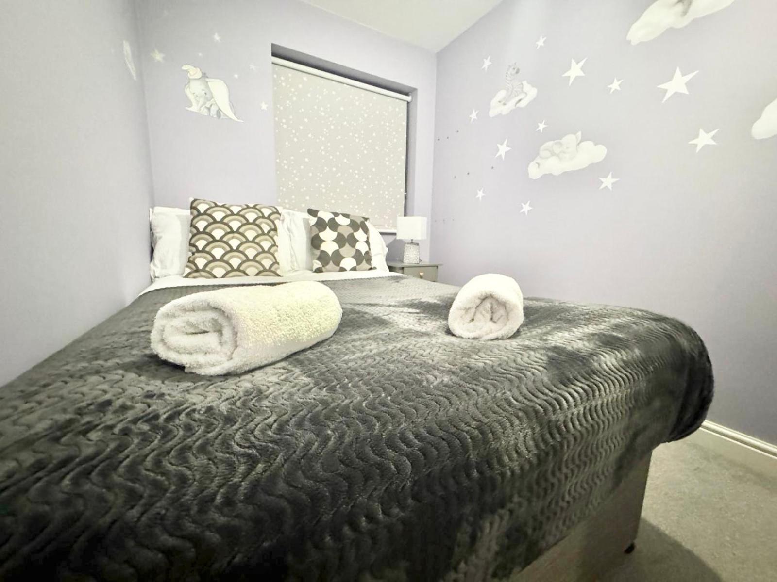 Home Centrally Located In Folkestone, Great Location For Families Or Workers エクステリア 写真